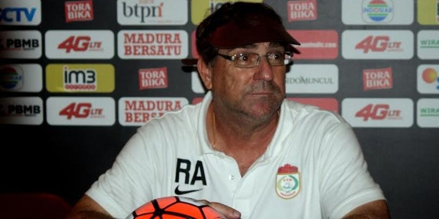 Persipura vs PSM Makassar - Sampaikan Pesan Tersirat, Robert Rene Alberts Sebut Tak Lagi Melihat Persipura yang Dulu