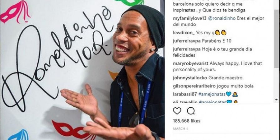 Tonton Videonya: Ronaldinho Bernyanyi Dengan Suara yang Bikin Merinding