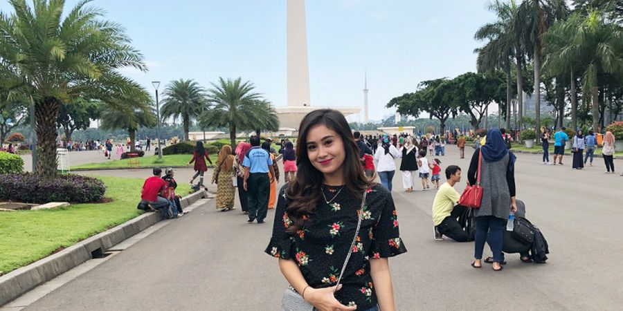 Sebelum Kembali ke Pulau Dewata, WAGs Bali United Ini Sempat Suguhkan Pemandangan Romantis di Depan Monas