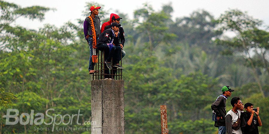 Laga Kandang PSIS, Penonton Bisa Saksikan Laga dari Tiang di Luar Stadion