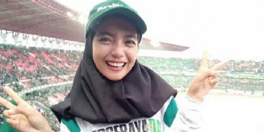 Bonita Ini Ternyata Suka Ngedrum di Tribune Selama Persebaya Berlaga