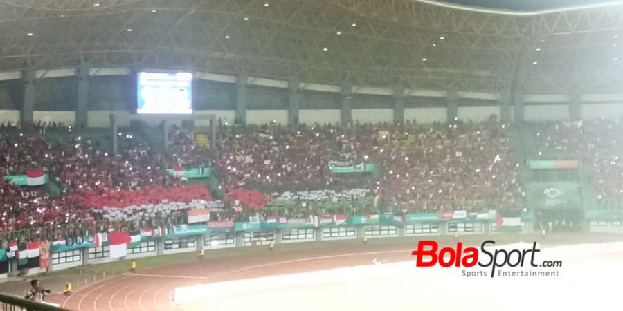 Pemandangan Indah dari Suporter Timnas U-23 Indonesia untuk Palestina dari Tribune Utara Stadion Patriot