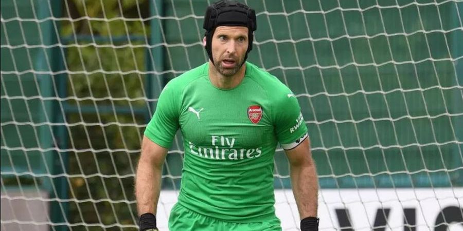 Breaking News - Petr Cech Umumkan Pensiun di Akhir Musim