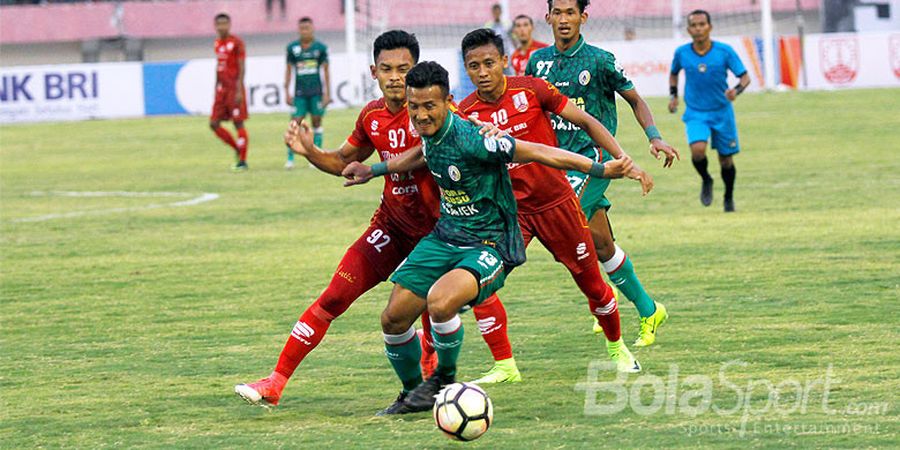 Persis Solo Vs PSS Sleman - Inilah Sosok Cantik yang Buat Semangat Persis Solo Membara 