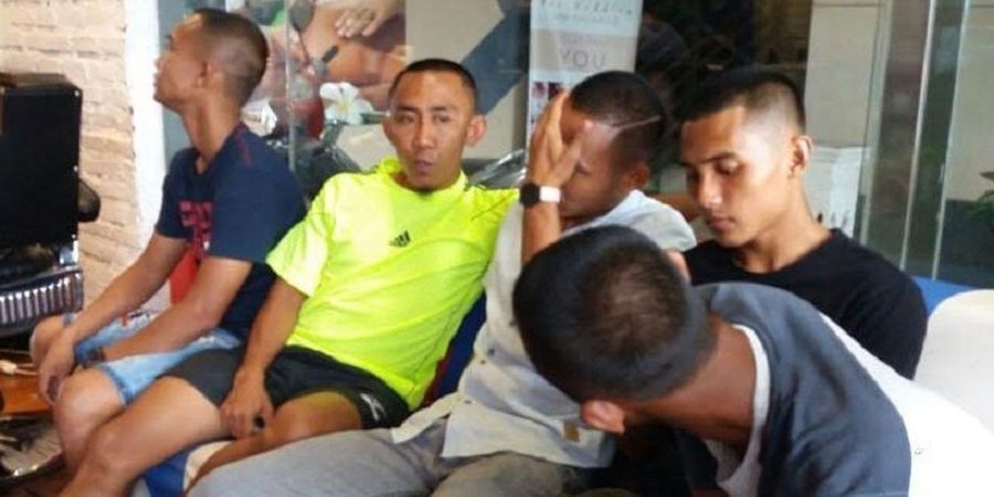 9 Pemain Persebaya Kompak Potong Gundul Bersama Setelah Promosi ke Liga 1