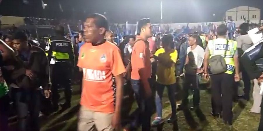 VIDEO - Kericuhan Laga Final Liga 3 di Stadion Marilonga Ende