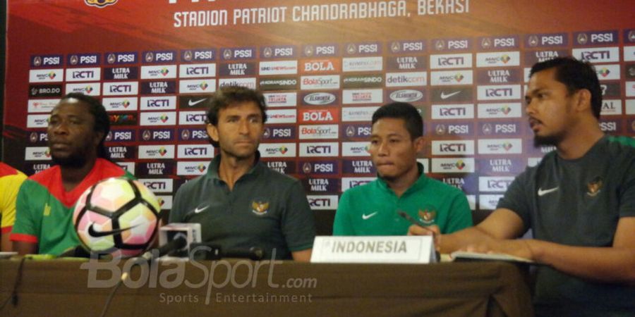 Kekompakan Luis Milla dan Evan Dimas Jelang Lawan Guyana