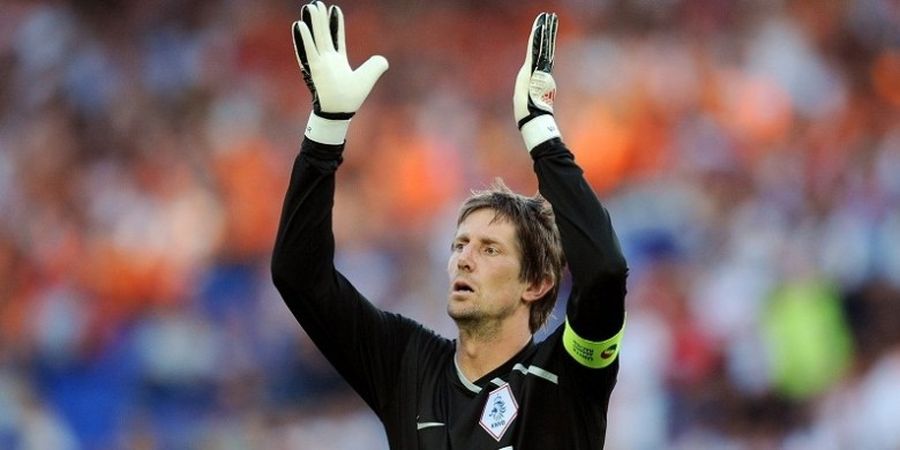 Selamat Ulang Tahun Edwin van der Sar! Kenali Rekor Fantastis Sang Kiper Legendaris