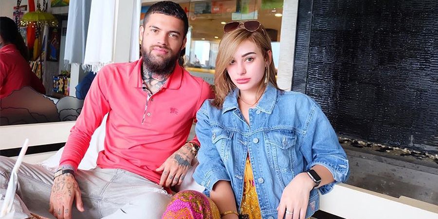 Bukan Kekasih, Siapa Sosok Cantik yang Foto bersama Diego Michiels?