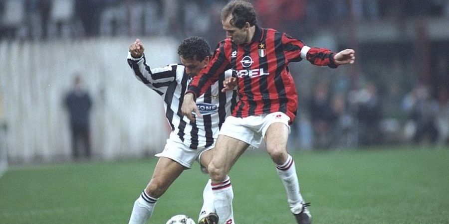 VIDEO - Franco Baresi Pimpin Fans AC Milan Kenang Ray Wilkins