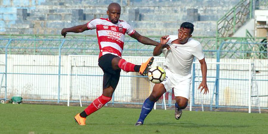 Madura United Akan Adu Pintar dengan Pelatih Arema FC