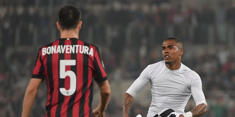 Jelang Dimulainya Serie A, Douglas Costa Sibuk Permak Penampilan