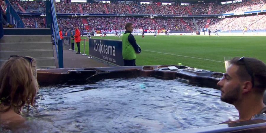 Serunya Nonton Liga Prancis sambil Berendam Air Panas di Stadion