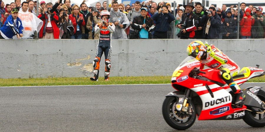 Momen Tepuk Tangan Stoner ke Rossi di Jerez Terulang pada Ajang WSBK