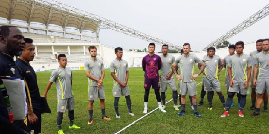 Mitra Kukar Ladeni Tamu Krusial di Stadion AJi Imbut