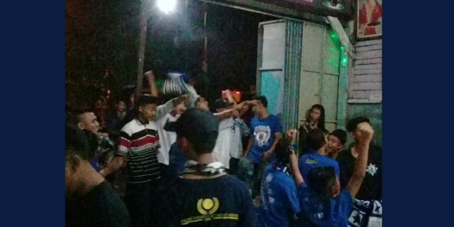 Aremania dan Viking Kendal Nobar Arema FC Kontra Persib Bandung