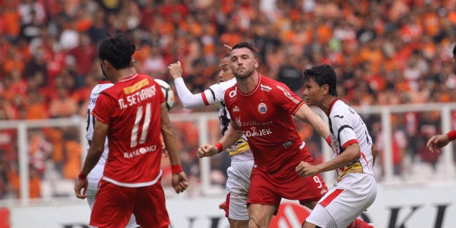 Marko Simic Lelang Jersey Persija Bersejarahnya untuk Korban Tsunami 