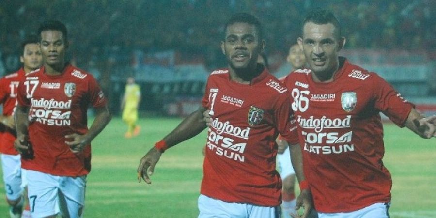 Dengan Rasa Terharu, Pemain Bali United Terima Hadiah Rumah dan Bonus Rp 100 Juta