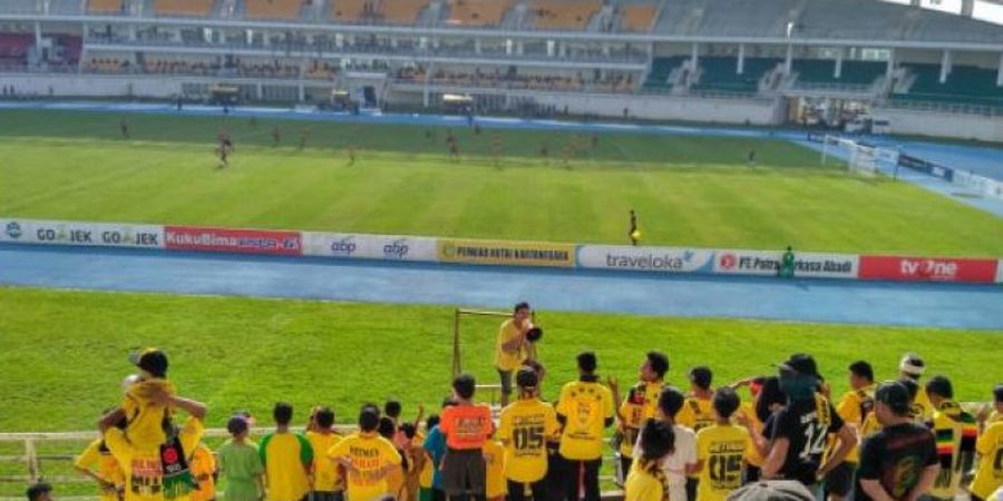 Mitra Kukar Rayakan Ulang Tahun Suporternya