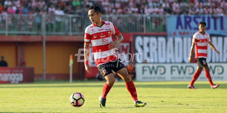 Madura United Vs Bali United - Kaki Kiri Pemain Berusia 34 Tahun Buat Tuan Rumah Sementara Unggul 