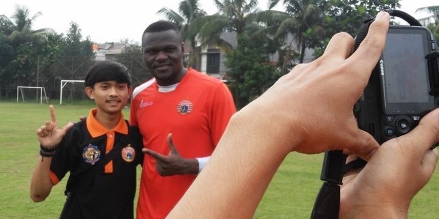 Pierre Boya Tiba, Langsung Bicara Jakmania