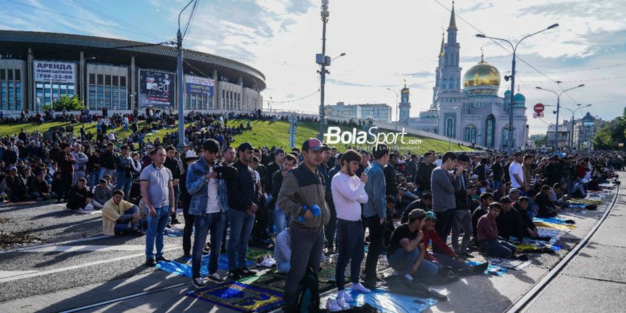 Menunaikan Ibadah Shalat Ied di Masjid Terbesar Moskow