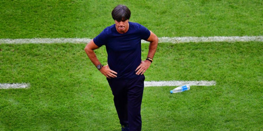 Ketika Joachim Loew Tak Diacuhkan Mesut Oezil