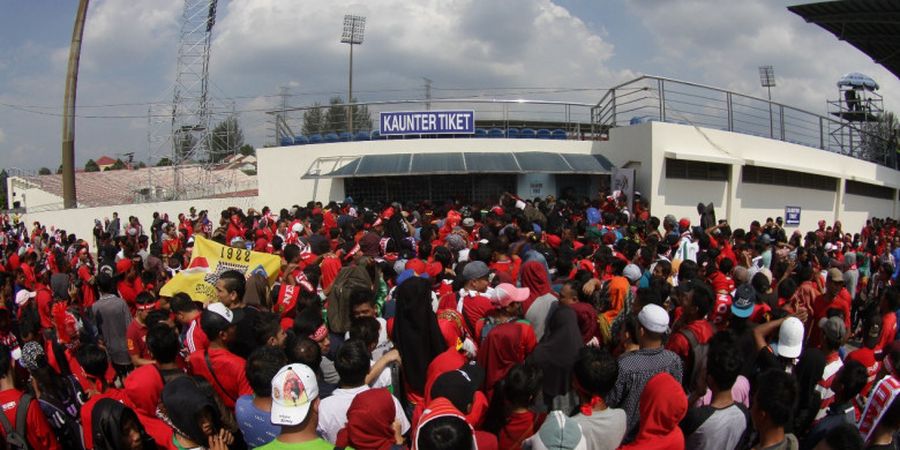 7 Hal Unik yang Dilakukan Suporter demi Saksikan Laga Timnas U-19 Indonesia Vs Thailand