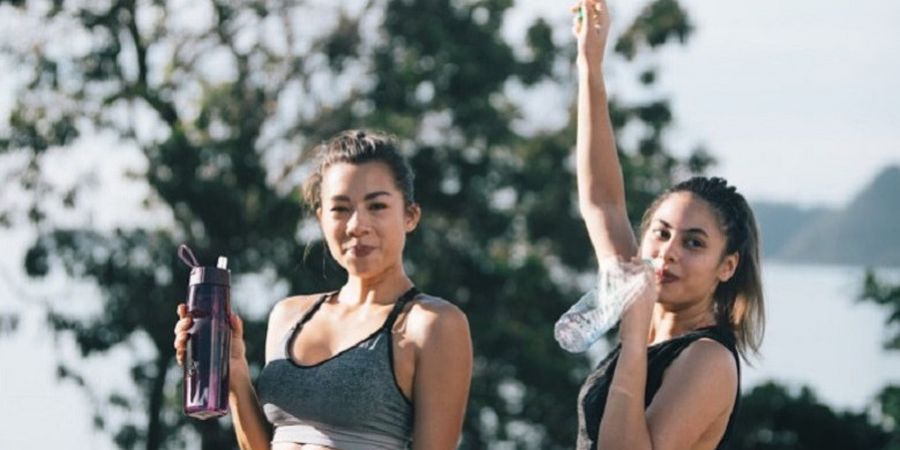 GALERI FOTO - 5 Pose Yoga Cantik ala Jennifer Bachdim, Nomor 4 Bikin Kamu Pengin Ikutan