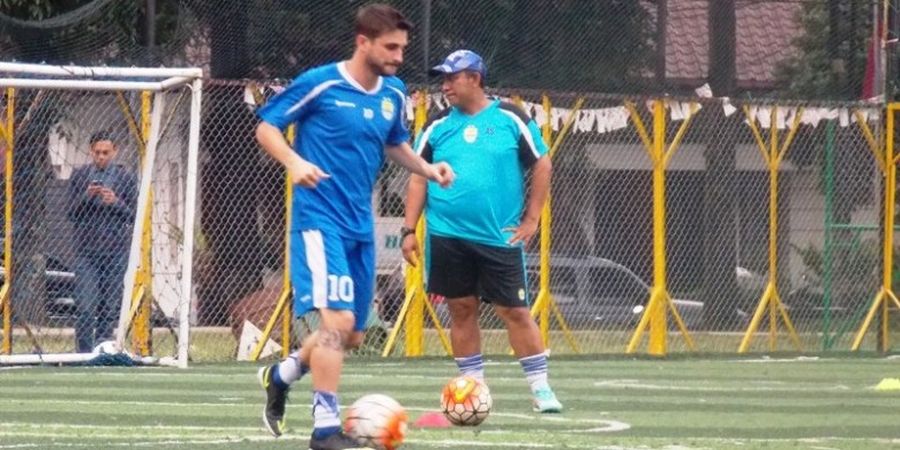 Marcos Flores Ancam Posisi Robertino Pugliara?