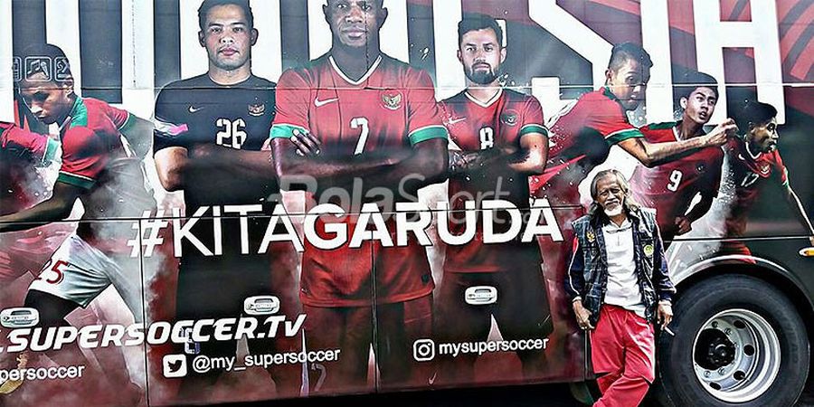 Parkir di Stadion Kebun Bunga, Bus Timnas Indonesia Jadi Swafoto