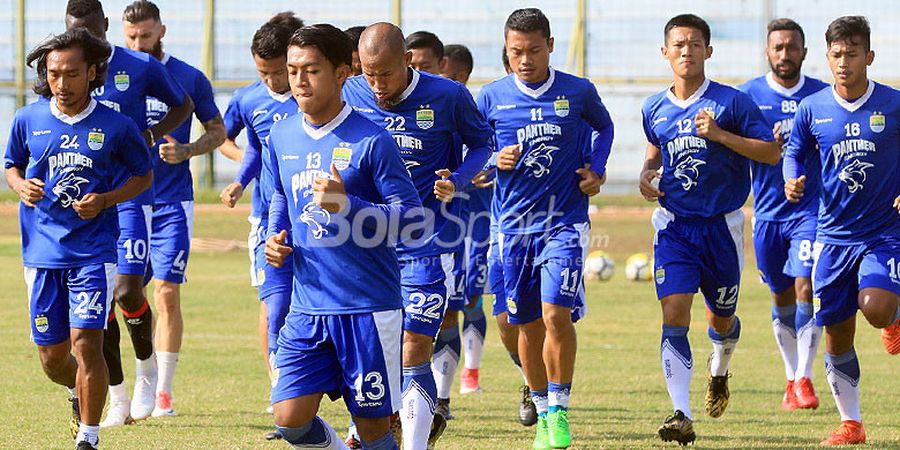 Persib Benahi Pertahanan Jelang Tandang Kontra Mitra Kukar