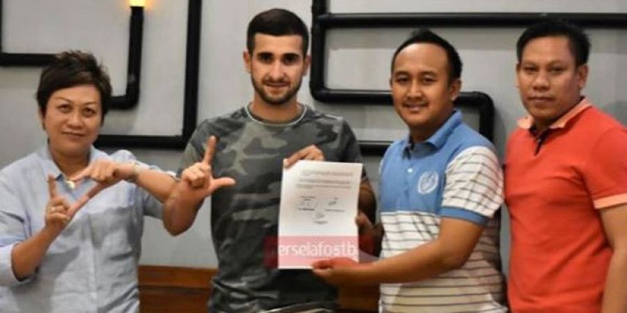 Gelandang Timnas Tajikistan Sebut Nama Choirul Huda Usai Teken Kontrak dengan Persela Lamongan