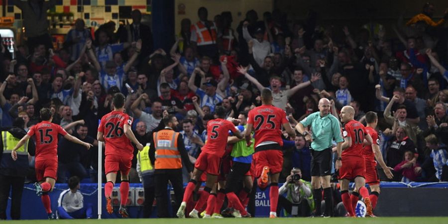 Imbang di Stamford Bridge, Chelsea di Ujung Tanduk dan Huddersfield Terhindar Degradasi