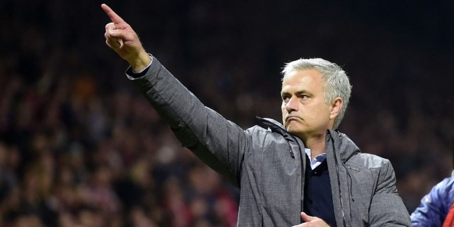 5 Insiden Kontroversial Jose Mourinho Selain Menolak Jabat Tangan dengan Mark Hughes