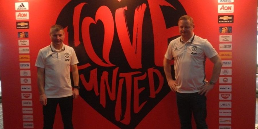 Legenda Man United Suka dengan Formasi Tiga Bek Ala Mourinho