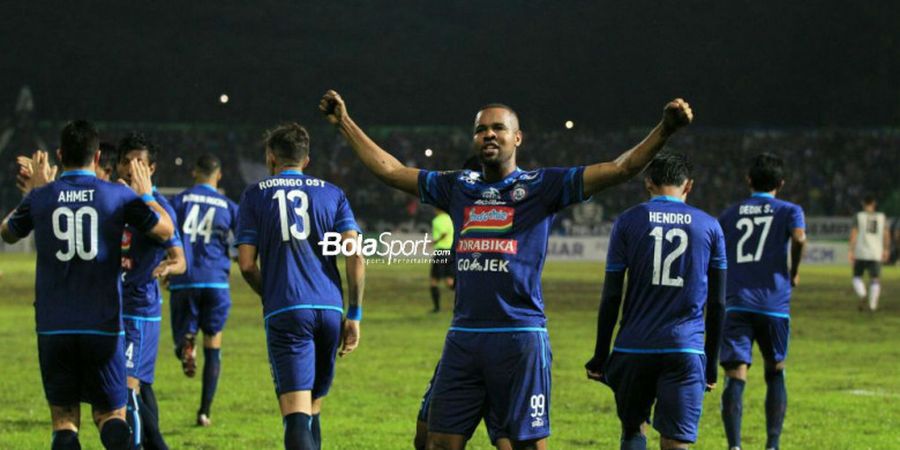 Dramatis, Arema Ditahan Imbang Persela