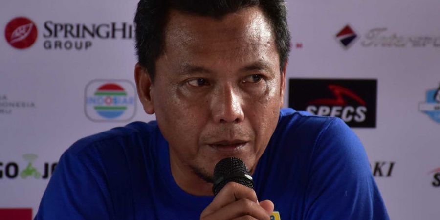 Anwar Sanusi Minta Kiper Muda Persib Bandung Menikmati Proses