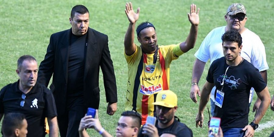 VIDEO: Skill Berkelas Ronaldinho Ini Buktikan bahwa Umur Hanya Sebatas Bilangan