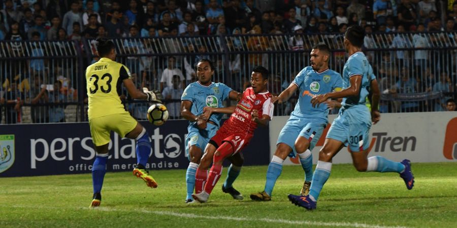 Persija Vs Persela - Timnya Hadapi Jadwal Padat Laga Tandang, Aji Santoso Coba Perbaiki Catatan