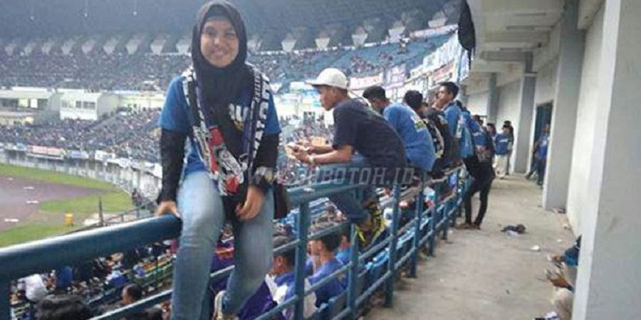 Kisah Friska, Bobotoh Wanita asal Sulawesi yang Rela Jauh-jauh ke GBLA Dukung Persib Bandung