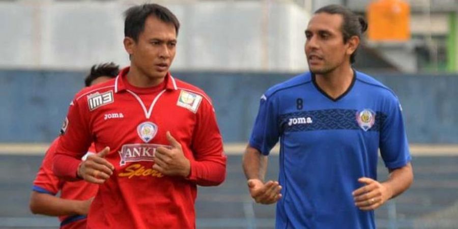 Keberadaan Gustavo Lopez dengan Arema FC Diintai Satu Playmaker Asing