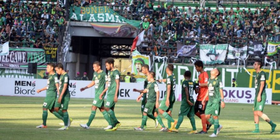 Dengan Mata Berkaca-kaca, Striker Persebaya Ungkap Keraguan Soal Masa Depannya