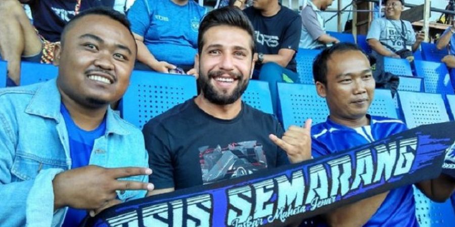 Ketua Panser Biru Ingin Abou Bakr Al-Mel Profesional