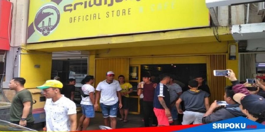 Gaji Macet Lagi, Pemain dan Ofisial Sriwijaya FC Datangi Kantor Manajemen Tim