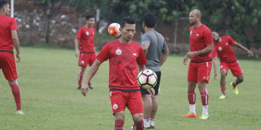 Ingin Tumbangkan Mitra Kukar, Ismed Sofyan Punya Permintaan Untuk The Jakmania