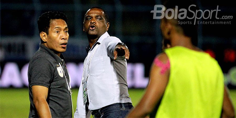 Didepak Persipura, Wanderley Menanti Tawaran Melatih