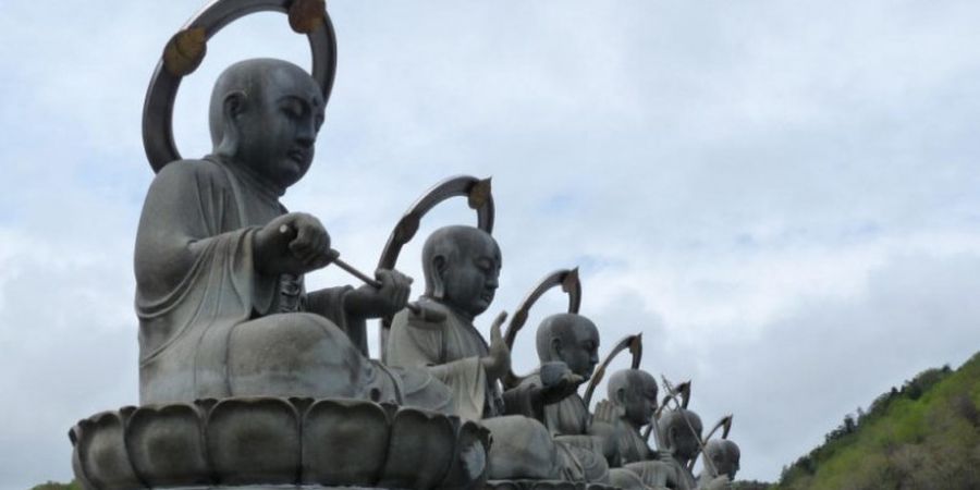 Osorezan : Kuil Buddha yang Konon Paling Dekat dengan Surga dan Neraka