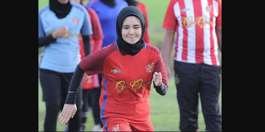 Gara-gara Jago Main Bola, Gadis Cantik Berhijab Ini Jadi Viral