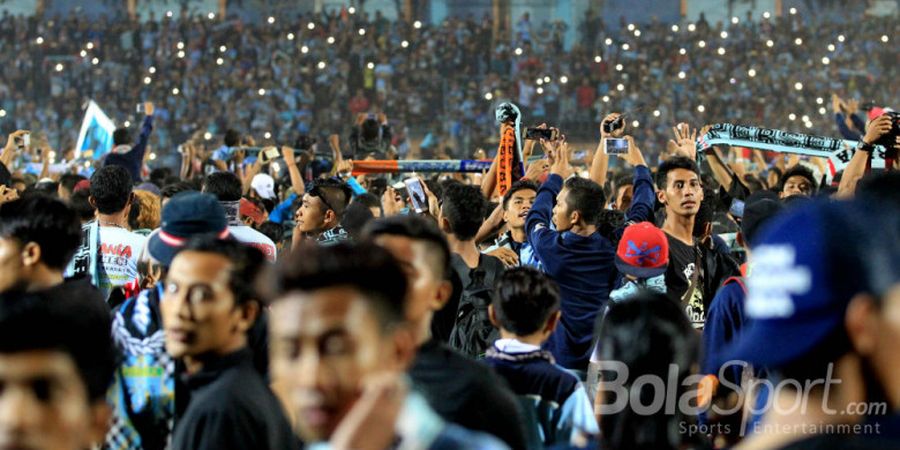 Stadion Surajaya Membara Saat Laga Tribute to Choirul Huda